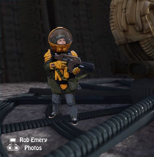 Searching a derelict alien ship on LV426